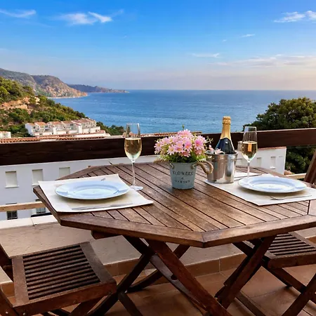 Mediterranean Duplex With 2 Terraces & Private *